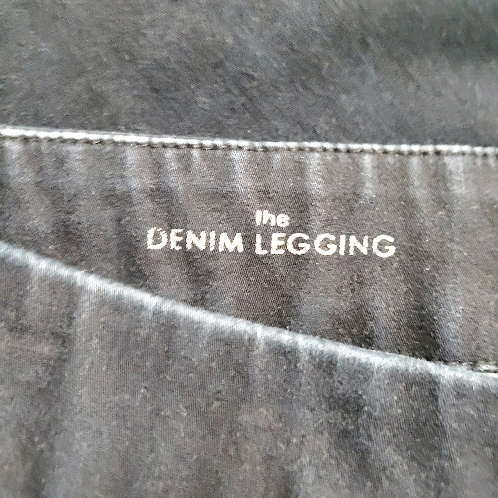 Liverpool Jeans Company Denim Legging Pull On Jeans Womens Size 10P Dark Wash - Picture 13 of 14